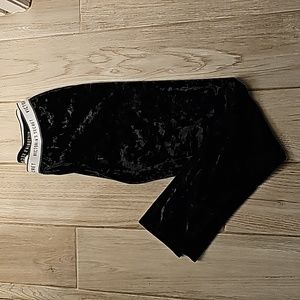 Victoria's Secret Super Soft Velvet Leggings Size Small - NWOT/Never Worn